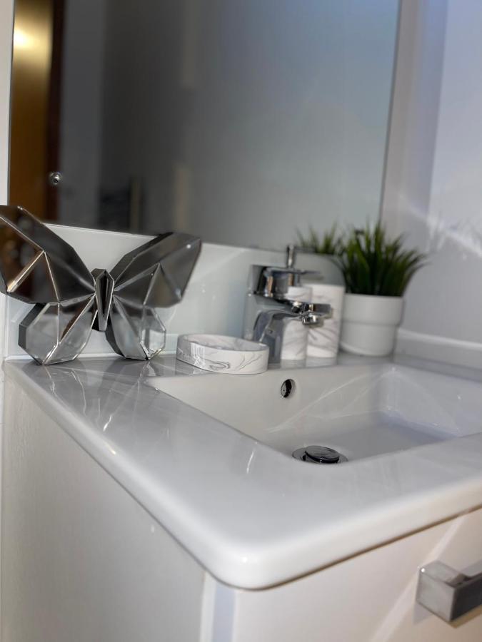 Modern Spacious 1 Bed Flat In Birmingham City Centre With Free Parking, Fast Free Wifi And Netflix Extérieur photo